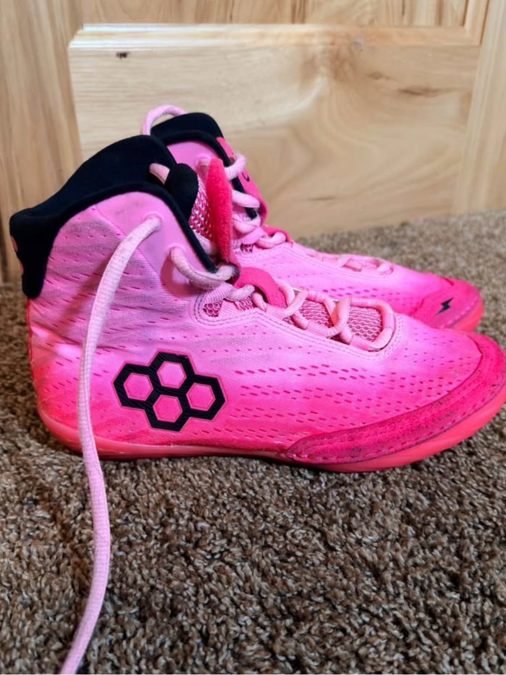 HILDEBRANDT WOMEN'S WRESTLING SHOES - ALL HEART